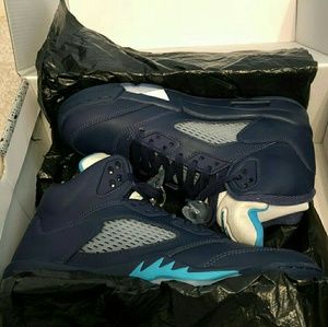 AIR JORDAN 5 RETRO "HORNETS"
